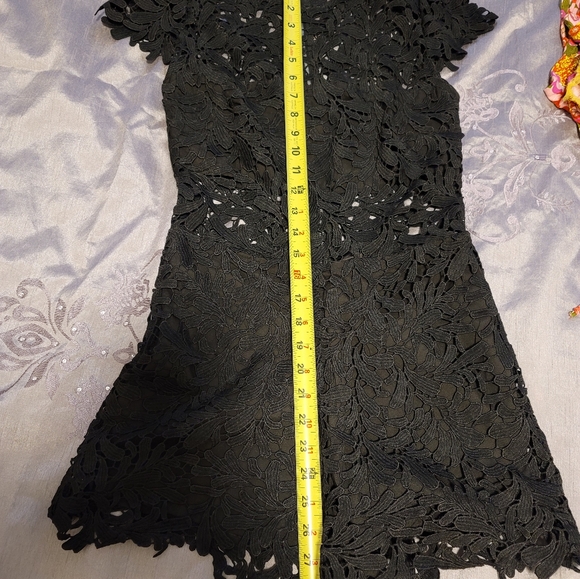 Gilbert lace rompers XS - Picture 5 of 7